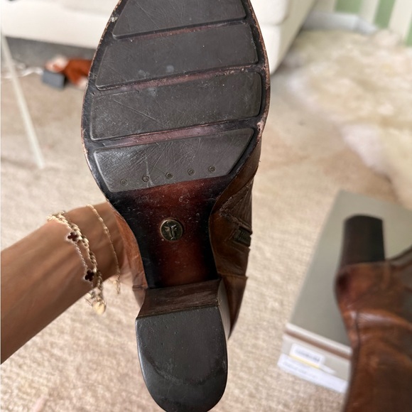 Frye Dark Brown knew high Leather Lace-Up Heeled Boots, size 10 - Picture 10 of 12